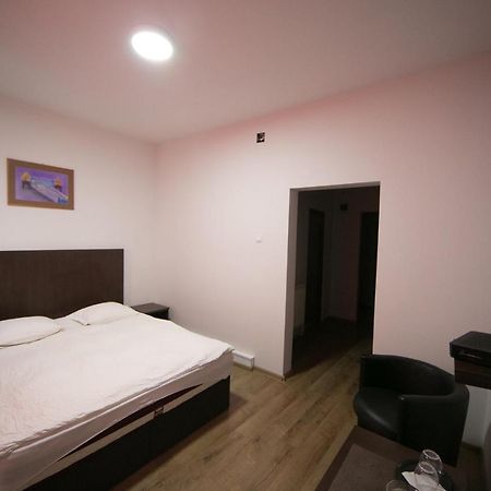 Napsugar Panzio Motel Lunga  Bagian luar foto