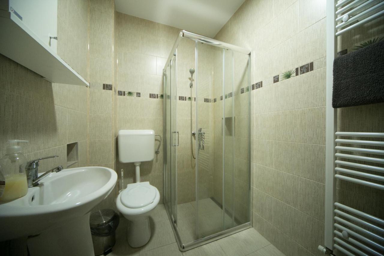Napsugar Panzio Motel Lunga  Bagian luar foto