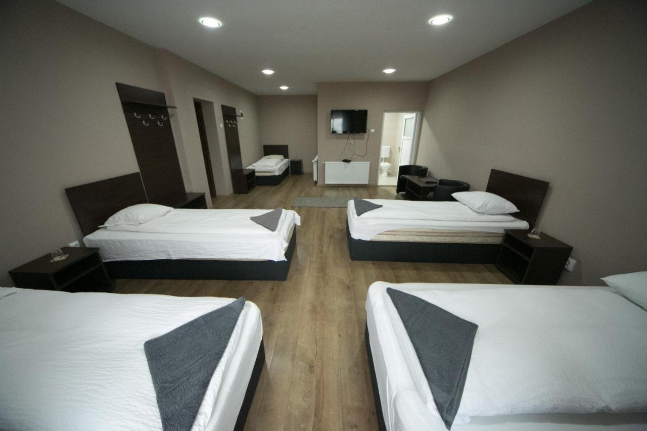 Napsugar Panzio Motel Lunga  Bagian luar foto
