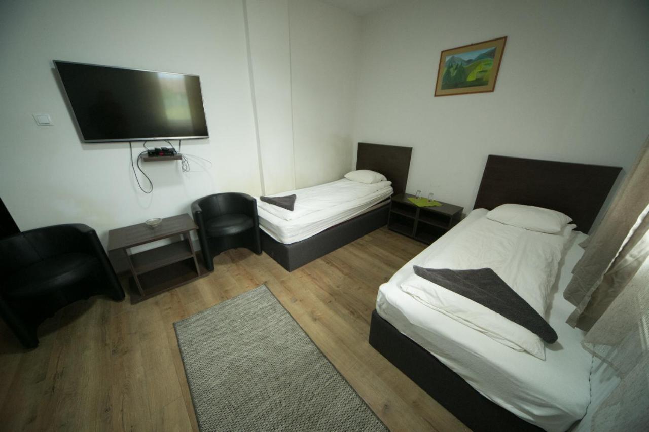 Napsugar Panzio Motel Lunga  Bagian luar foto