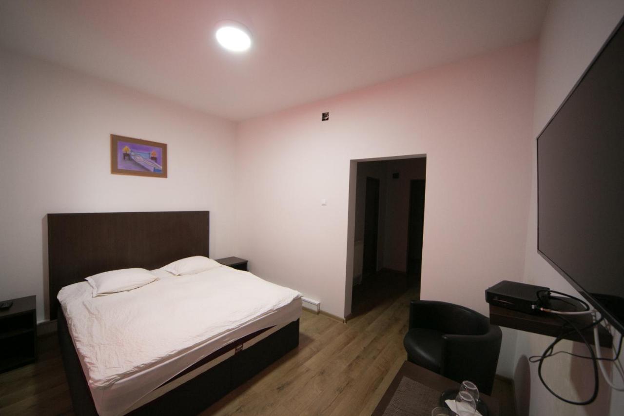 Napsugar Panzio Motel Lunga  Bagian luar foto